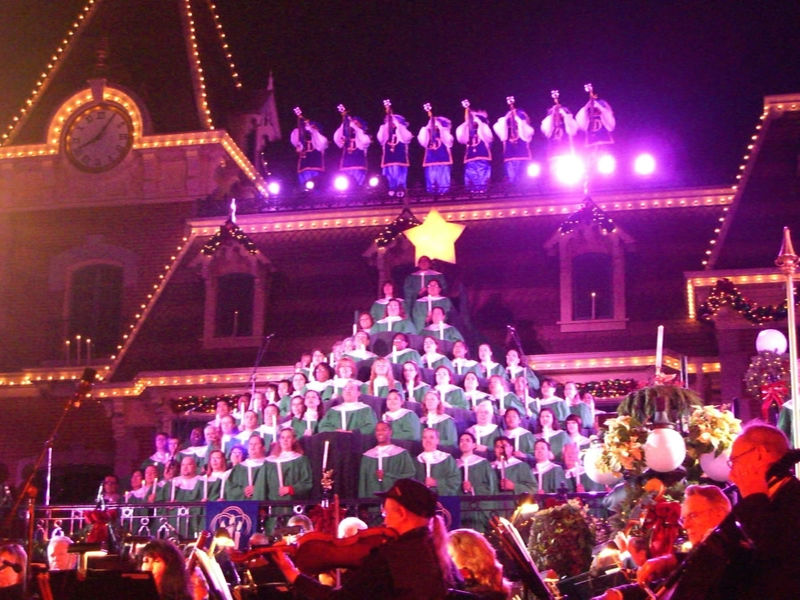 2013 Disneyland Candlelight Processional Guide