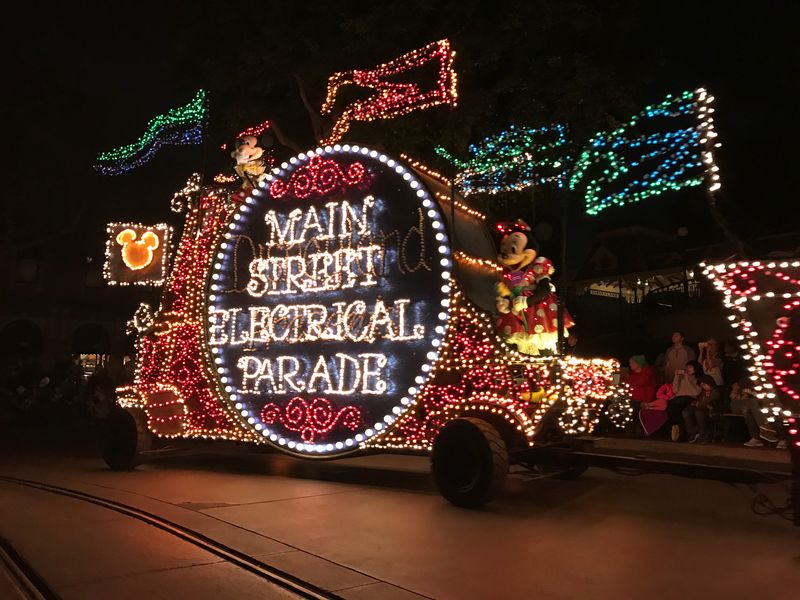 Is It Worth It? The Blue Bayou's Main Street Electrical Parade Dining Package
