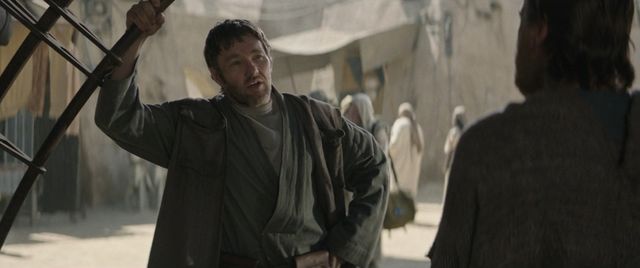 Owen and Kenobi discuss Luke's future